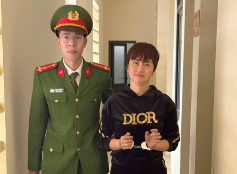 Rõ thái độ khó hiểu của chị Thu sau 5 năm giả ch:ế:t: Mặt rất tươi tỉnh, không hề chút sợ h:ãi gì.