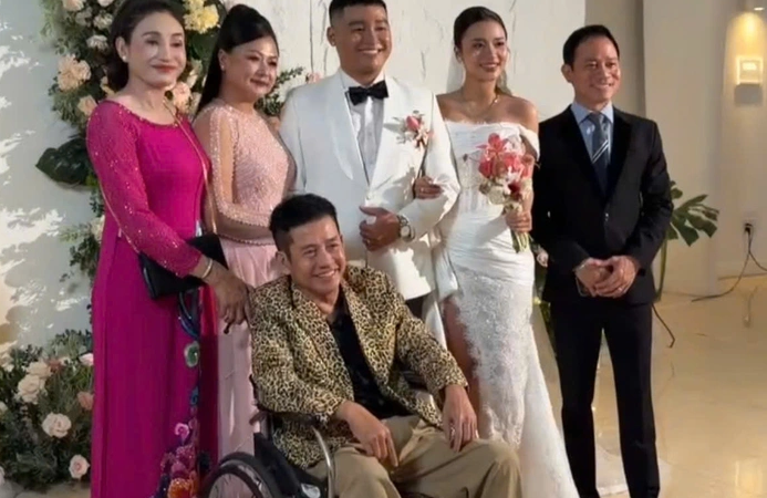 Tấn Beo xúc động không nói nên lời: ‘Bật khóc trong ngày vui của con trai, thương quá đi’