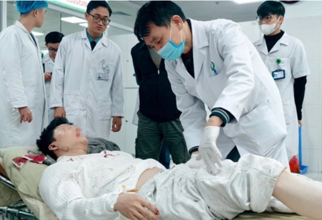 Rõ tình hình sức khỏe của 9 n:ạn nh:ân bị thư:ơng trong vụ l:ật xe 9 người ch:ế::t ở Lào Cai.