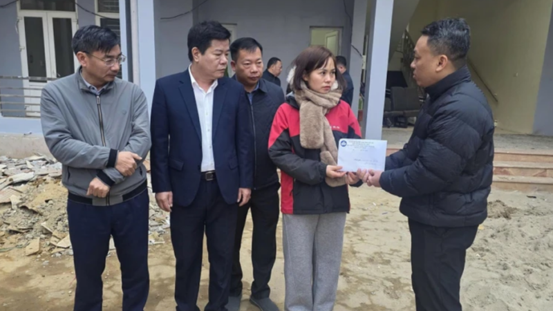 Xót xa vụ lật xe 9 người tuvong: “Chồng thực hiện tâm nguyện còn dang dở của vợ, nhìn thấy mà xót quá”