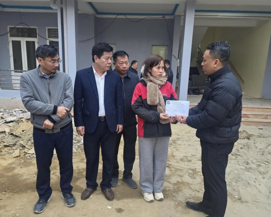 Xót xa vụ lật xe 9 người tuvong: “Chồng thực hiện tâm nguyện còn dang dở của vợ, nhìn thấy mà xót quá”