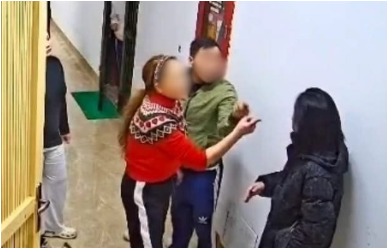 Vụ người phụ nữ bị hà:nh hu:ng ở chung cư Hà Nội: Thương quá khi n:ạn nh:ân tính b:án nhà, quá bức xúc