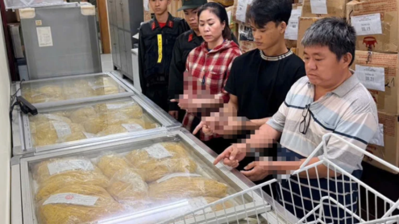 Rõ lời khai của chủ hộ kinh doanh mì sợi Vương Lưỡng Toàn vừa bị bắ:t tạ:m gi:am: Biết có h:ại cho người dùng nhưng vẫn bất chấp làm.