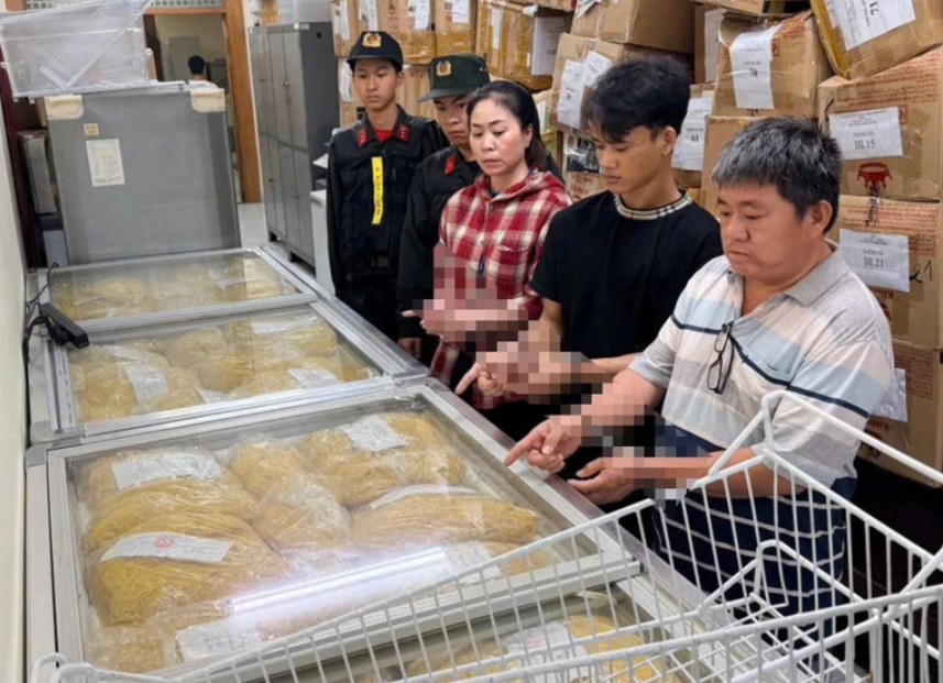 Rõ lời khai của chủ hộ kinh doanh mì sợi Vương Lưỡng Toàn vừa bị bắ:t tạ:m gi:am: Biết có h:ại cho người dùng nhưng vẫn bất chấp làm.