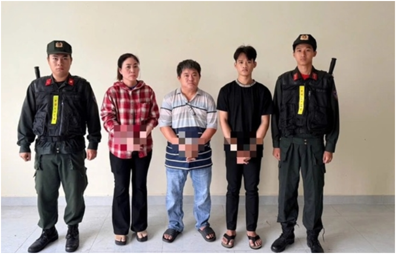 Rõ chân dung 2 vợ chồng sản xuất mì sợi có dùng ch:ất cấ:m: ‘Biết bao nhiêu người đã ăn của anh chị’