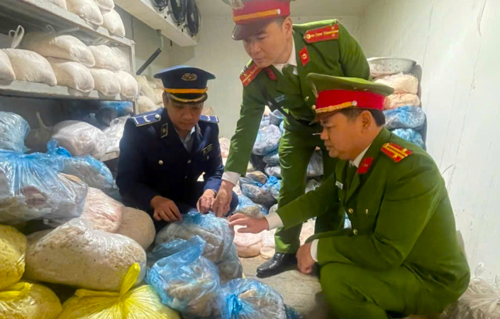 Lại nữa rồi, phát hiện 1 tấn d:a lợ:n b:ốc mù:i: Tết này mọi người phải cẩn thận.