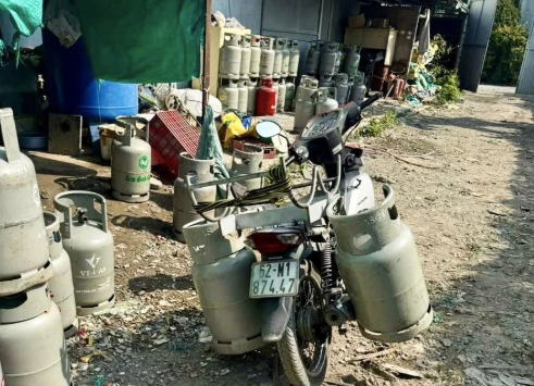 Phát hiện thêm hàng trăm bình gas không rõ nguồn gốc ở Tây Ninh: Mọi người nên chú ý.