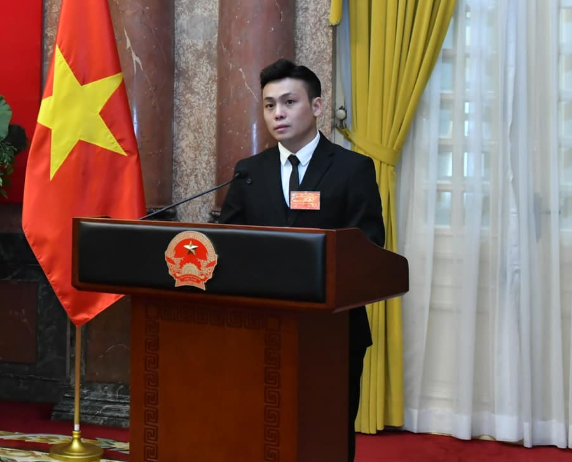 Điều đáng nể phục của Chủ tịch SN 1990 tài hoa vừa qu:a đ:ời: Ít ai còn trẻ mà làm được như anh, nể lắm luôn.