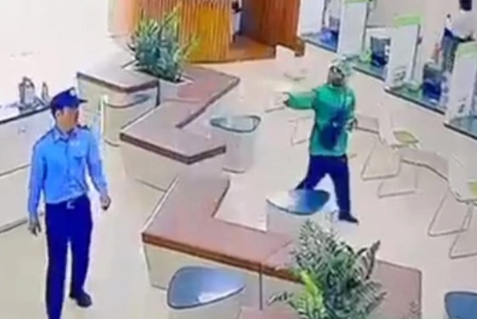 Hé l:ộ lời đ:e dọ:a của ngh:i ph:ạm trong vụ cư:ớ:p Ngân Hàng ở Gia Lai: “Sợ thật sự”.