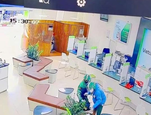 Rõ manh mối mới trong vụ cư:ớ:p Ngân hàng ở Gia Lai: “Chạy đường tr:ời, sao mà tho:át được lực lượng chức năng”.