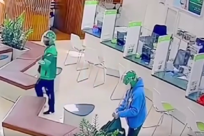 Kêu gọi nhân dân t:ố gi:ác đối tượng gây ra vụ cư:ớ:p ngân hàng đặc biệt nghiêm trọng: Cần lắm sự hợp tác của người dân.