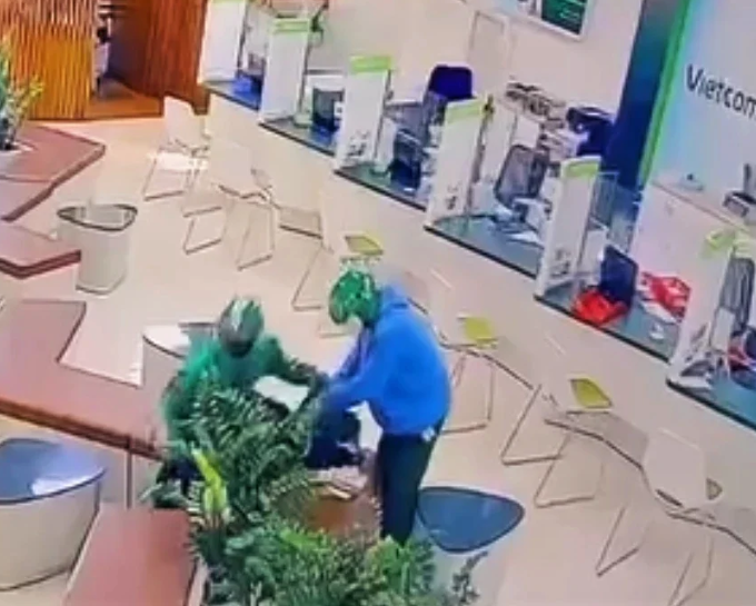 Rõ khung hình ph:ạt của 2 đối tượng cư:ớ:p Ngân hàng ở Gia Lai: “Xong đời thật rồi”