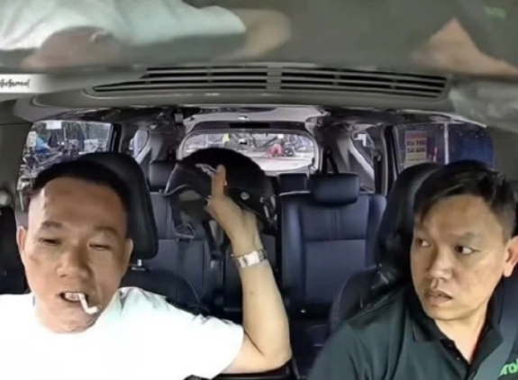 Vụ hà:nh hu:ng tài xế taxi vì bị nhắc nhở không hút thuốc: Đối tượng đã bỏ đi, người nhà có động thái mới.