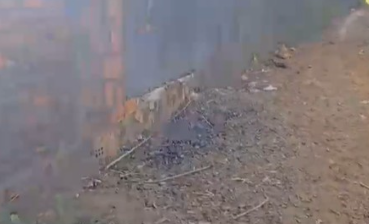 Phát hiện một khu vực có dấu hiệu bị đố:t ch:áy gần chỗ chôn xe: “Lại có thêm 1 manh mối mới, th:ủ đo:ạn của 2 tên này quá tinh vi và tính toán từ trước”.