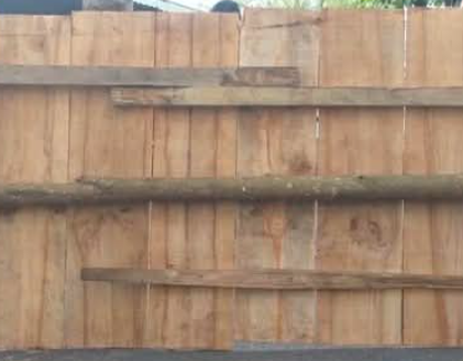 Công an lần theo dấu ván gỗ chôn xe vụ cướp Ngân hàng ở Gia Lai: Kêu gọi các cơ sở kinh doanh gỗ phối hợp để điều tra.