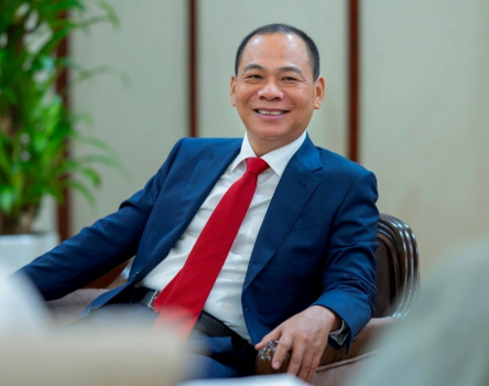 Phạm Nhật Vượng chơi lớn, chi tiền tỷ để đào tạo hơn 20.000 nhân tài: Học miễn phí lại còn được phát lương nữa.