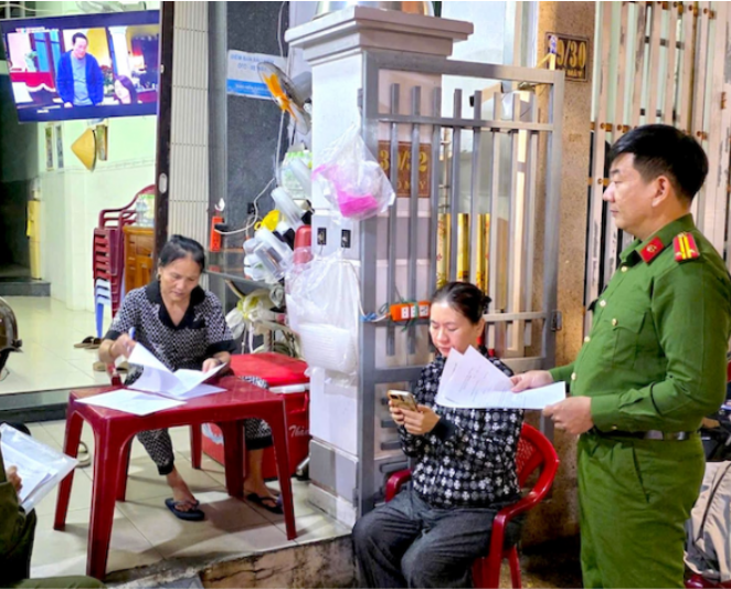 Công an đi từng nhà kêu gọi người dân t:ố gi:ác hai tên cư:ớ:p ngân hàng ở Gia Lai: “2 tên cư:ớ:p giờ chắc đang run lẩy bẩy rồi”