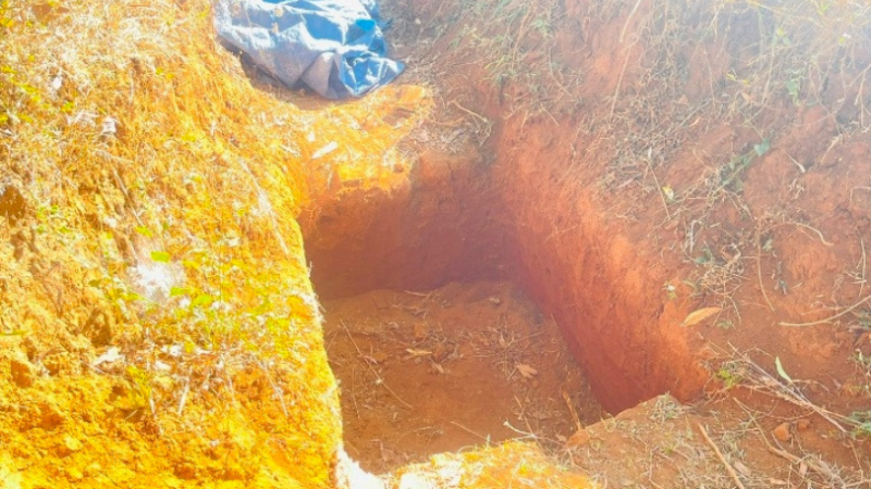 Rõ tất tần tật về hố chôn chiếc xe máy của 2 nghi phạm: “Nhìn đơn giản vậy thôi chứ rất tinh vi và có tính toán”