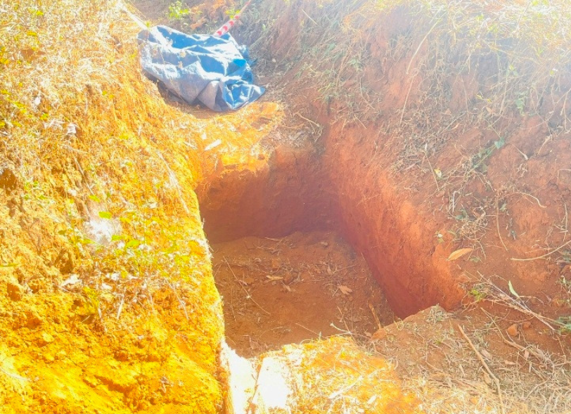 Rõ tất tần tật về hố chôn chiếc xe máy của 2 nghi phạm: “Nhìn đơn giản vậy thôi chứ rất tinh vi và có tính toán”