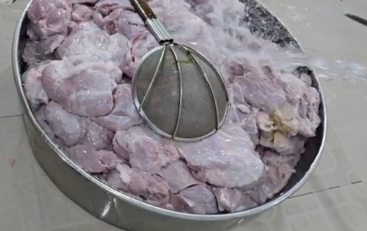 Ch:oá:ng với kết quả kiểm tra kho lưu trữ nguyên liệu của Sago Food – chuyên cấp suất ăn cho 12 trường học ở TP.HCM: Không ngờ thật luôn.