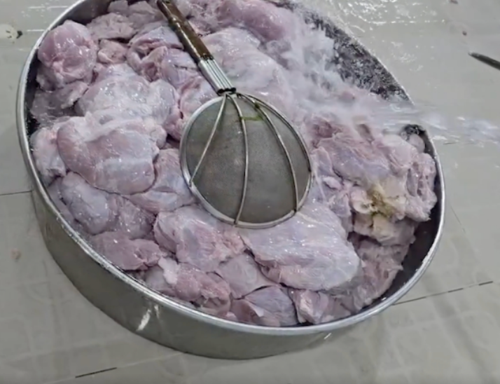 Ch:oá:ng với kết quả kiểm tra kho lưu trữ nguyên liệu của Sago Food – chuyên cấp suất ăn cho 12 trường học ở TP.HCM: Không ngờ thật luôn.