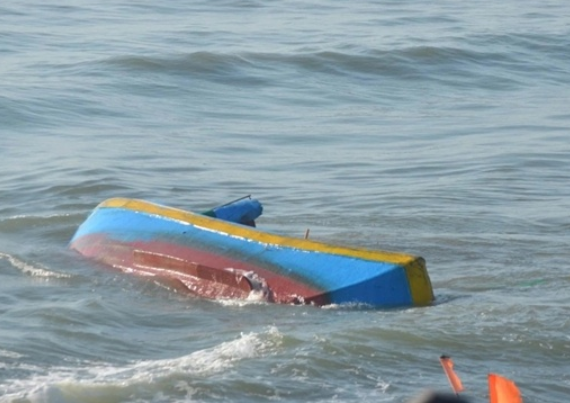 Chìm tàu cá chở 5 người ở cửa biển La Gi, thuyền trưởng t:ử vo:ng, xót xa nơi th:i th:ể được tìm thấy: Đau thương quá.