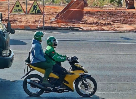 Người dân có quyền bắt giữ nếu phát hiện 2 kẻ cư:ớ:p ngân hàng ở Gia Lai?