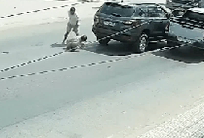 Chuyên gia phân tích vụ đá:nh người t:uvo:ng sau v:a ch:ạm giao thông gây bức xúc: Người vi phạm đối diện ra sao?