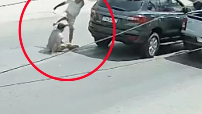 Rõ chân dung người đàn ông 64 tuổi bị tài xế xe bán tải đánh t:uvo:ng ở Tây Ninh: Nhìn mặt hiền lành, chất phác, chú đã xin lỗi rồi mà vẫn không tha.