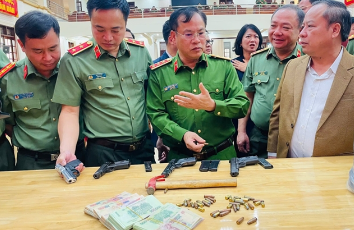 Phát hiện thêm bí mật khi khám nhà 2 tên cư:ớ:p ngân hàng ở Gia Lai: Rù:ng mì:nh luôn, nghĩ tới giờ vẫn sợ.