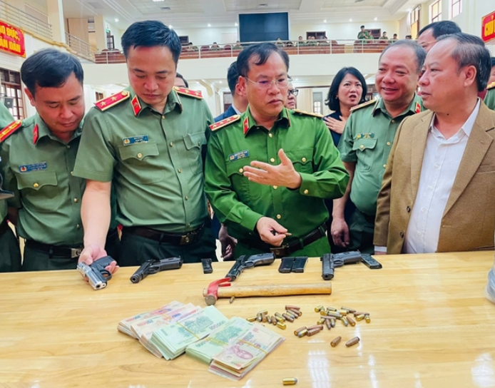 Phát hiện thêm bí mật khi khám nhà 2 tên cư:ớ:p ngân hàng ở Gia Lai: Rù:ng mì:nh luôn, nghĩ tới giờ vẫn sợ.