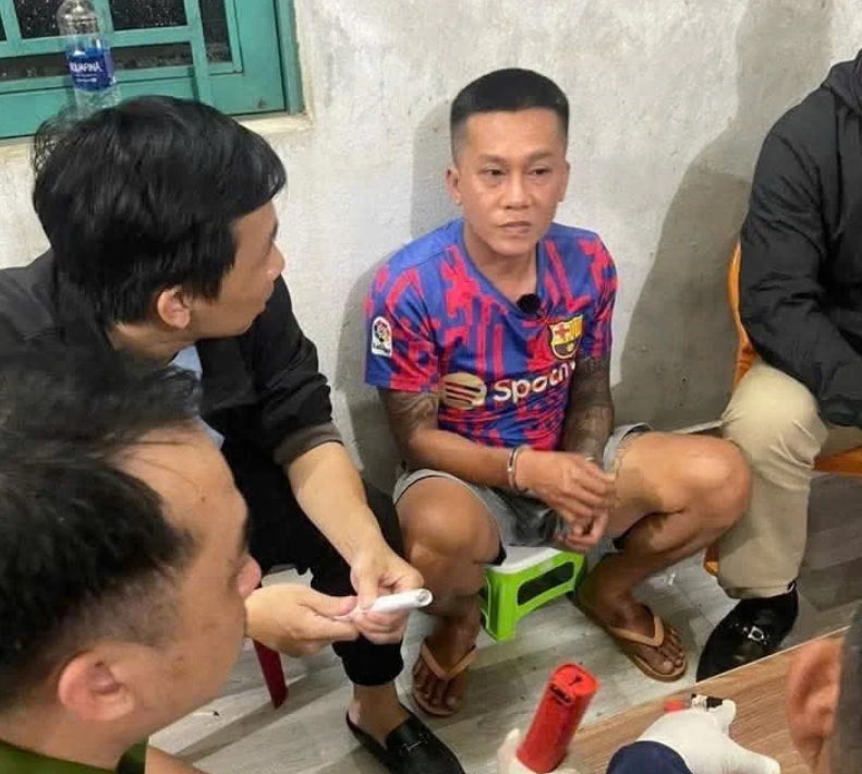 Đối tượng Phạm Anh Tài còn thừa nhận từng gây ra á:n m:ạng 8 năm trước: Do thiếu thốn tiền bạc lắm nên mới nảy sinh đi cư:ớ:p Ngân hàng.