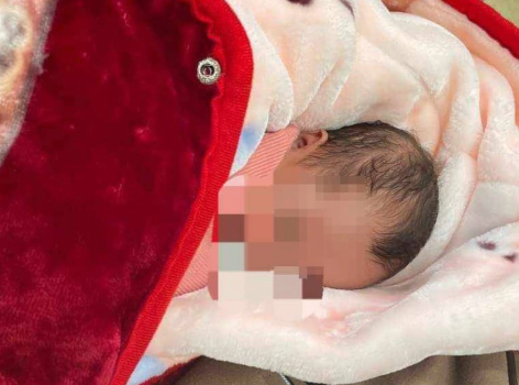 Rõ tình trạng đáng thương của bé s:ơ si:nh bị bỏ gần bãi rác, xuất hiện chi tiết xót xa về gia đình bé