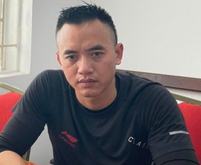 Chân dung của nam tài xế xe bán tải ch:èn é:p xe máy: “Cuối cùng cũng lòi mặt ra, đẹp trai thế mà lại hành động rất kỳ cục”