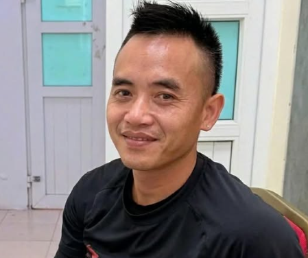 Rõ độ tuổi của nam tài xế xe bán tải ch:èn é:p xe máy: “Không ngờ luôn, lớn rồi mà hành xử quá tệ, chuyến này mệt thật rồi”