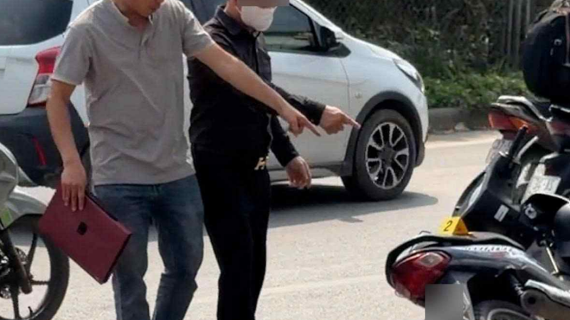 Đã rõ câu nói của người chạy xe máy với anh tài xế bán tải: “Cũng không phải dạng vừa đâu, khiến anh tài xế mất bình tĩnh mới hành động như thế”