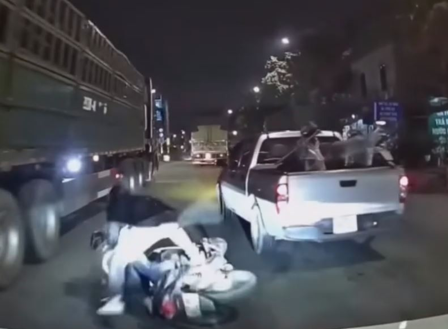 Có thể xem xét hành vi ‘gi:e:t người’ chưa đạt của tài xế xe bán tải: Nặng nhất có thể lên đến 20 năm?