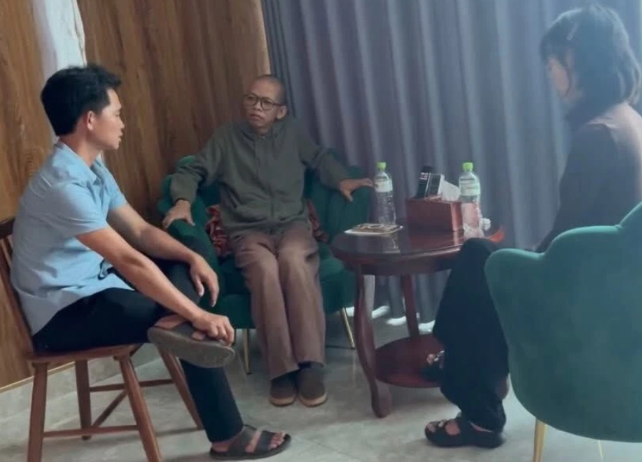 Rõ trình độ học vấn của chị Tym khiến nhiều người trầm trồ: “Ở vị thế của chị, không ai nghĩ chị bị ông ấy dụ dỗ”.