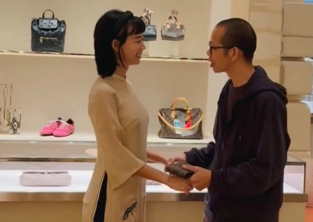 Cô gái Tym là doanh nhân thành đạt, có trình độ học vấn siêu cao, giàu và rất nhiều tiền: “Từ khi dính vào thầy Thích Nhuận Đạt, chị đã u mê không lối thoát”