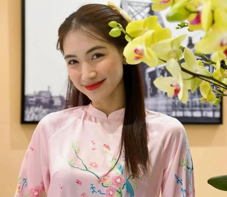 Hòa Minzy: “Đừng ai nói tôi đi bước nữa, rất kỳ nha, vì tôi chưa lấy chồng bao giờ, cũng chưa được mặc váy cô dâu nữa”.