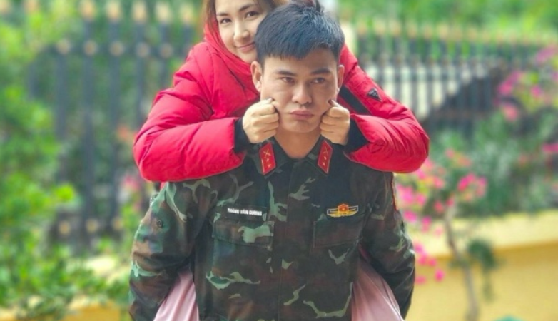 Hòa Minzy công khai chuyện yêu Đại úy: Hóa ra chính chị là người tá:n anh Văn Cương trước.