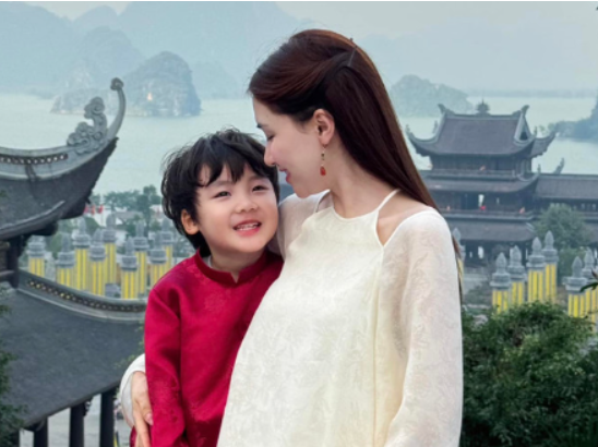 Hòa Minzy lần đầu nói về em gái bé Bo: “Nói hết sự thật, không giấu giếm gì nữa”