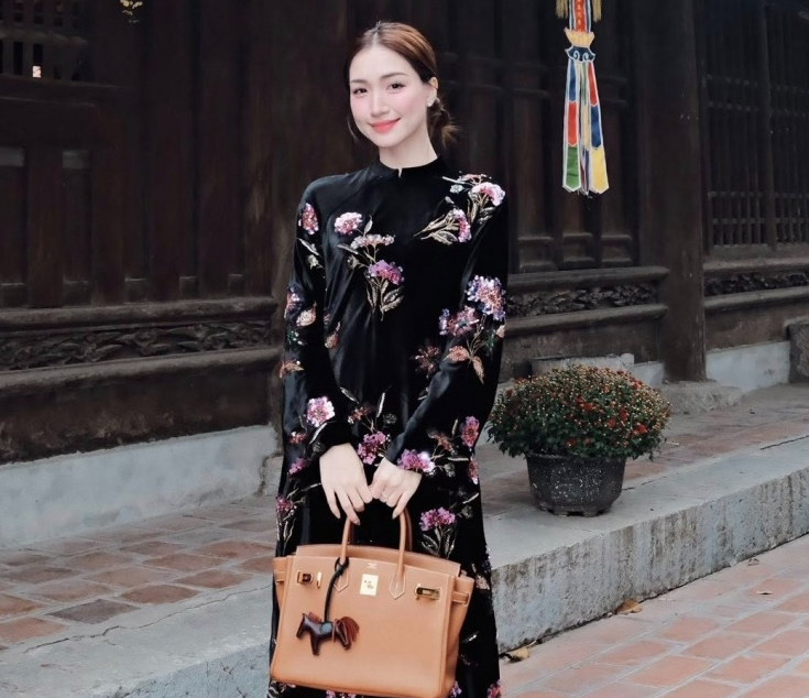 Rõ bộ sưu tập túi tiền tỷ của Hòa Minzy: “Nhiều người thắc mắc, lương của Văn Cương như vậy làm sao mua nổi”