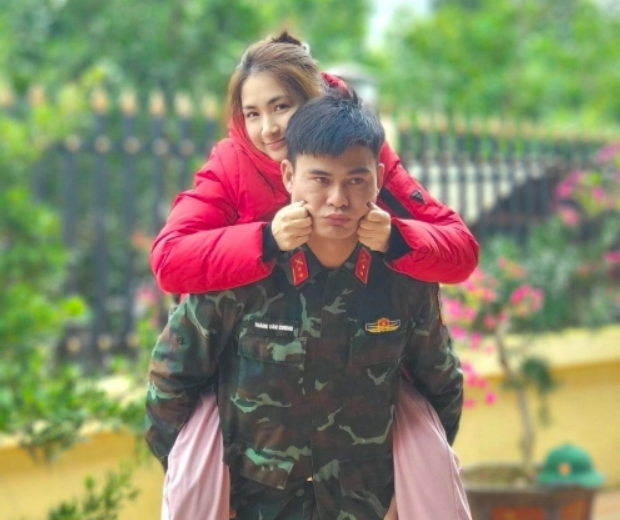 Hóa ra Đại úy Văn Cương cua đổ Hòa Minzy theo cách này: Đẳng cấp thật sự, nhiều anh em phải học hỏi.