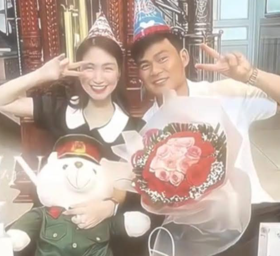 Tin đồn Hòa Minzy có con gái đang gây xôn xao: “Nữ ca sĩ lên tiếng làm rõ tất cả mọi chuyện”.