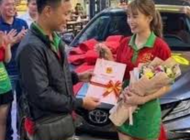 Nam nhân viên trúng độc đắc 18 tỉ đồng gây xôn xao khi tặng ô tô cho em gái chủ quán: Nói rõ lý do bất ngờ.
