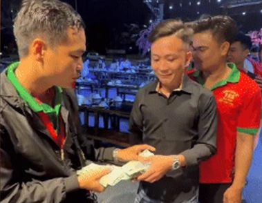 Chủ quán nói về tính cách nam nhân viên phục vụ trúng vé số độc đắc 18 tỉ đồng: Nhiều người không ngờ luôn.