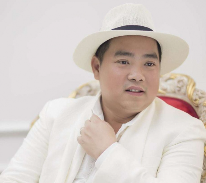 Nhạc sĩ Minh Khang đã lên tiếng xin lỗi sau vụ chưởi tài xế đang gây xôn xao: “Còn khẳng định đây là chuyện riêng của mình”