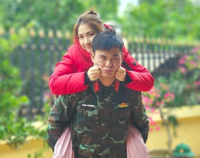 Hòa Minzy tiết lộ cuộc sống sau khi nên duyên với đại úy: Nhiều điều không ngờ thật đấy.