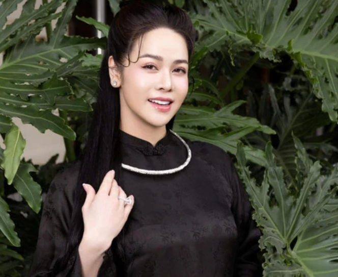 Nhật Kim Anh gặp sự cố trên máy bay: Suýt nữa là không thể gặp được con, chuyện gì thế này?